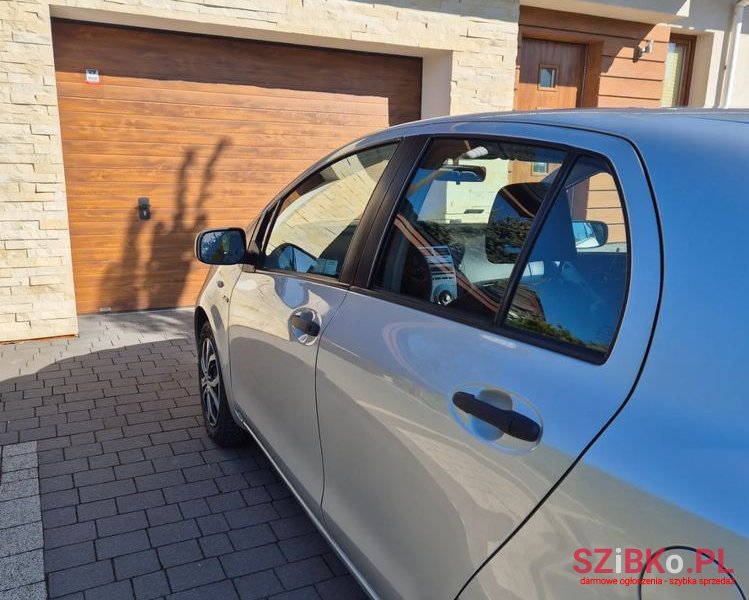 2008' Toyota Yaris photo #6