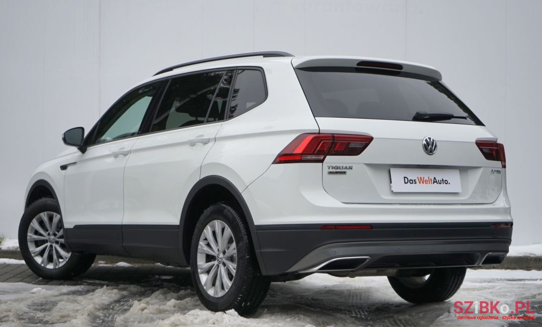 2017' Volkswagen Tiguan photo #1