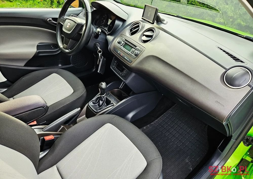 2013' SEAT Ibiza photo #6