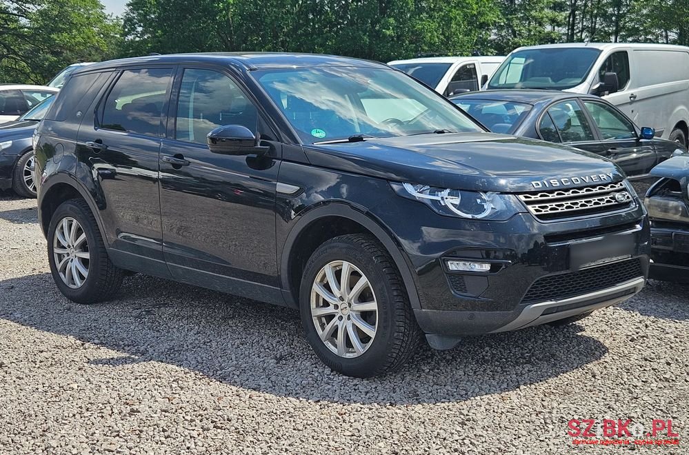 2019' Land Rover Discovery Sport photo #2