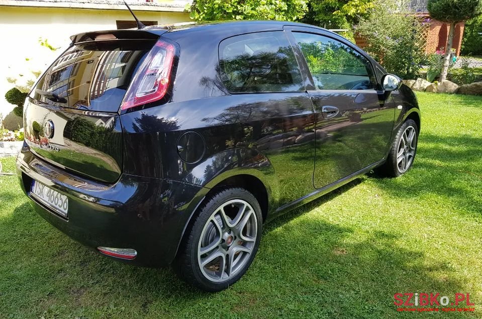 2013' Fiat Punto photo #2