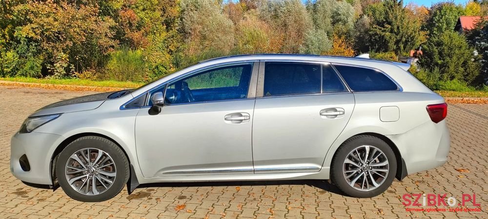 2015' Toyota Avensis photo #2