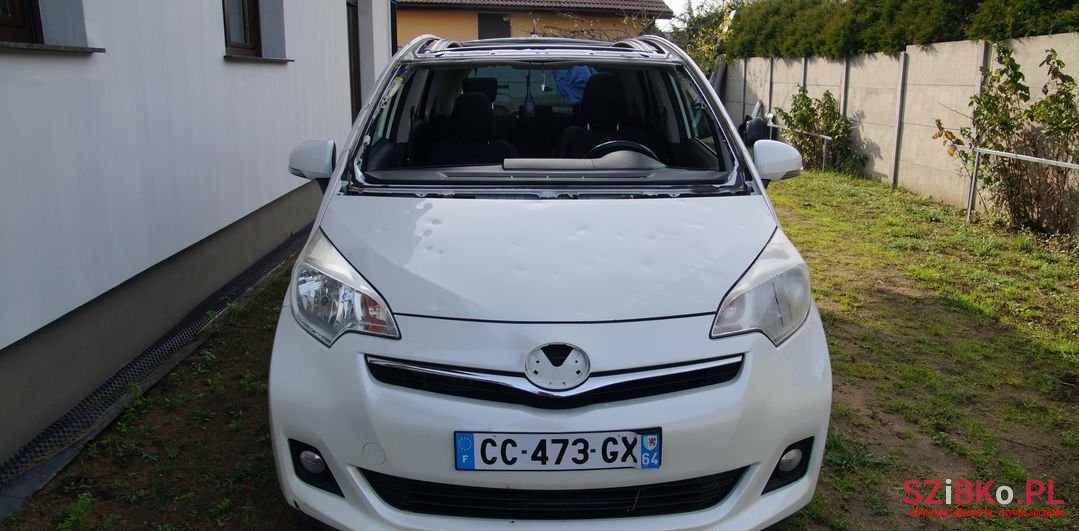 2012' Toyota Verso S photo #2