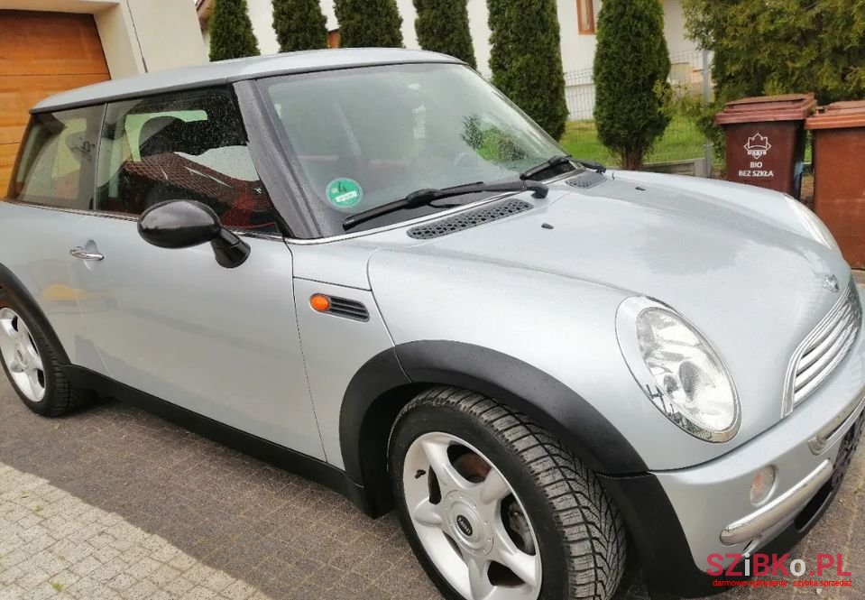2004' MINI One photo #3