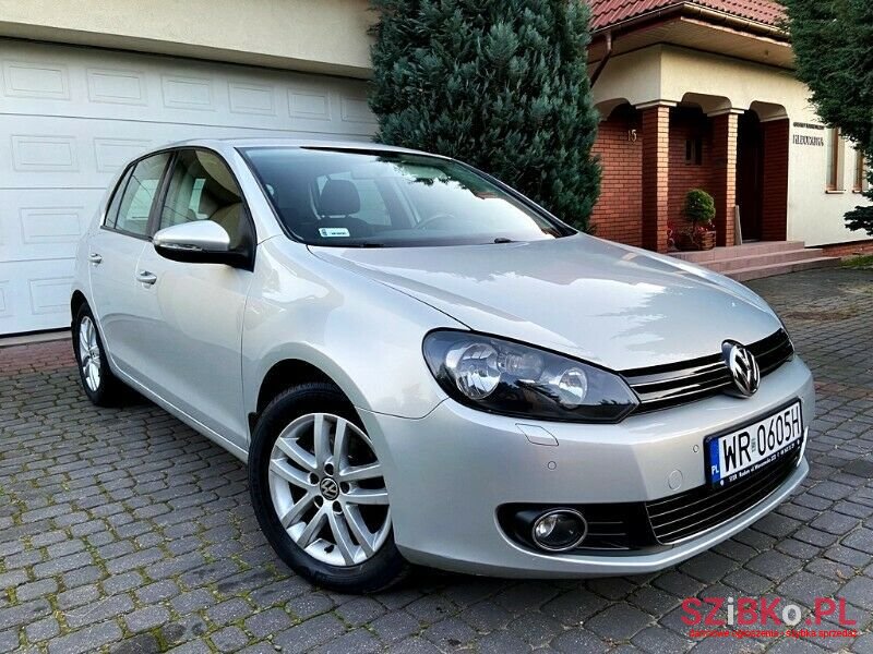 2009' Volkswagen Golf photo #1