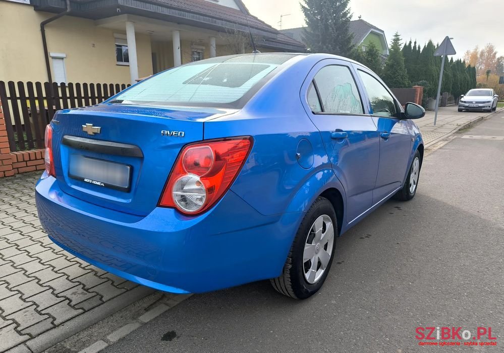 2013' Chevrolet Aveo Ver-1-2-Lt photo #4