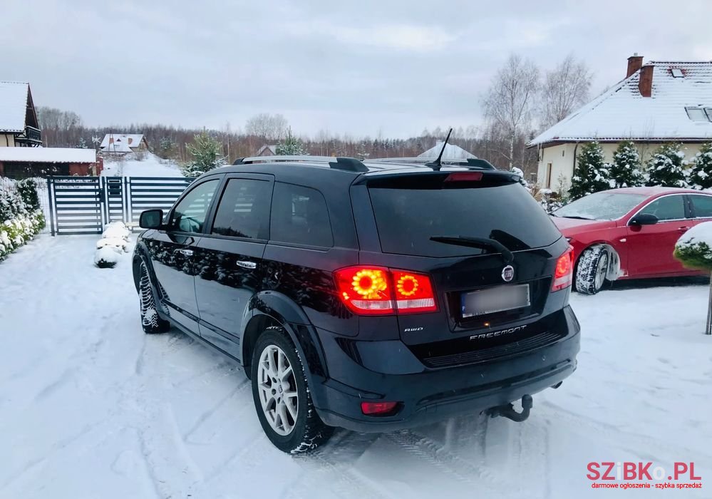 2012' Fiat Freemont photo #3