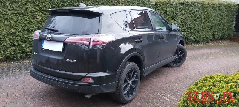 2017' Toyota RAV4 photo #3