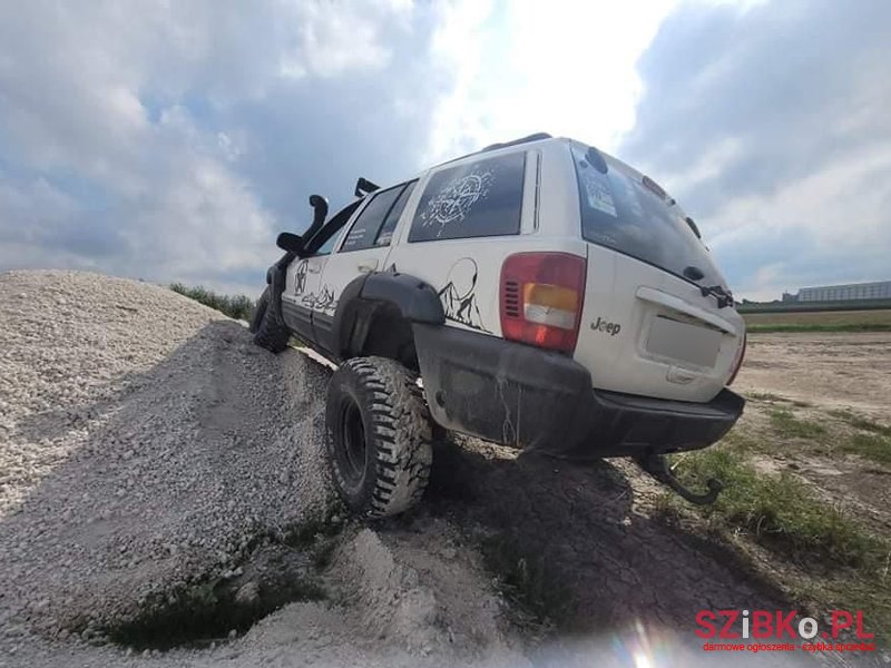 2000' Jeep Grand Cherokee 4.0 Laredo photo #3