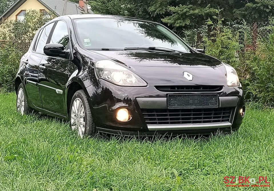 2009' Renault Clio photo #2