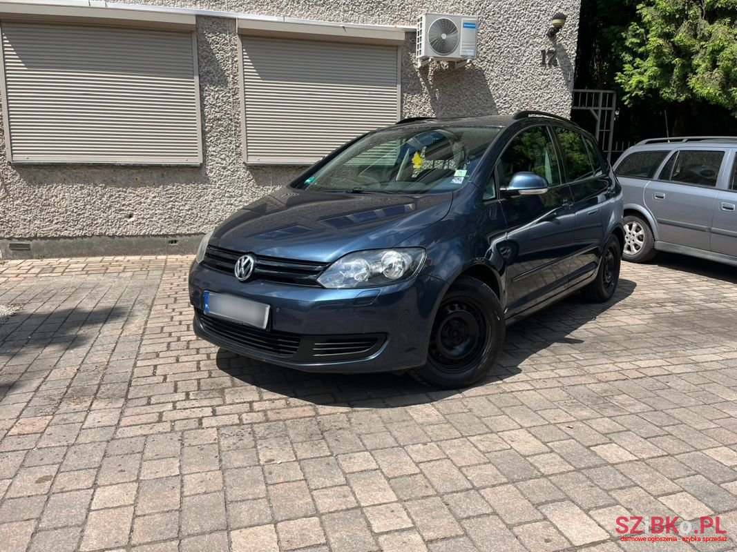 2009' Volkswagen Golf Plus photo #1