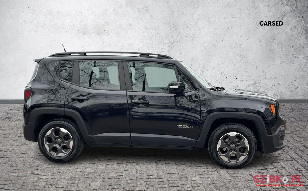 2017' Jeep Renegade photo #6