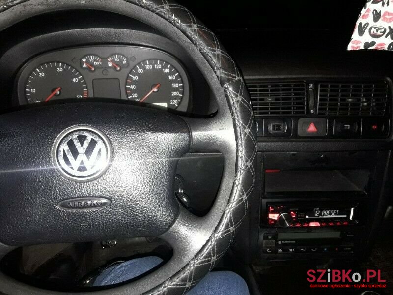 2000' Volkswagen Golf photo #2