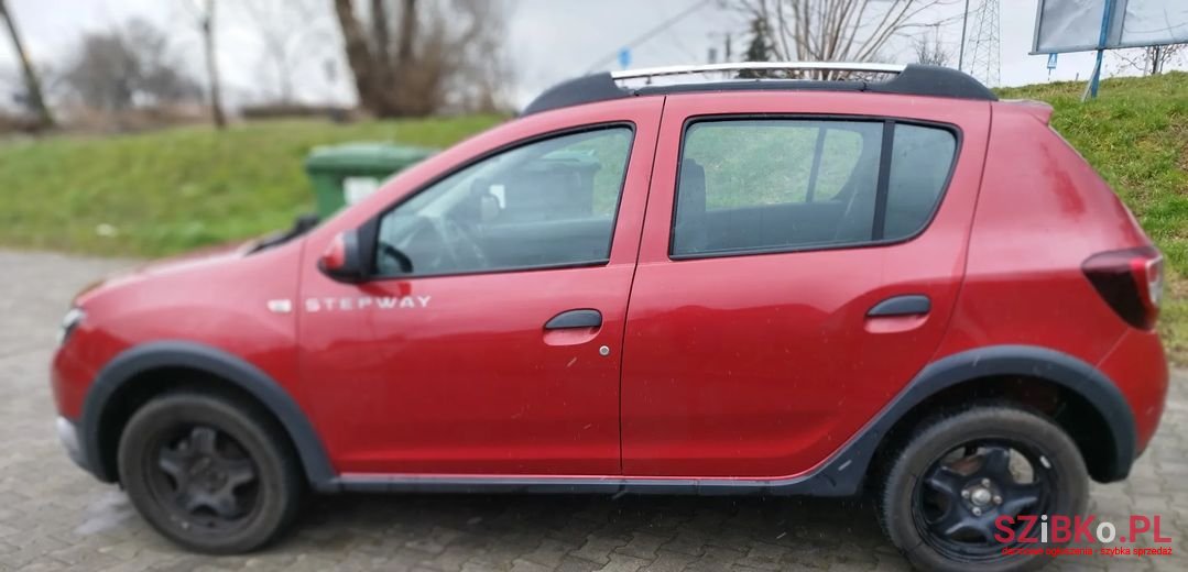 2013' Dacia Sandero photo #4