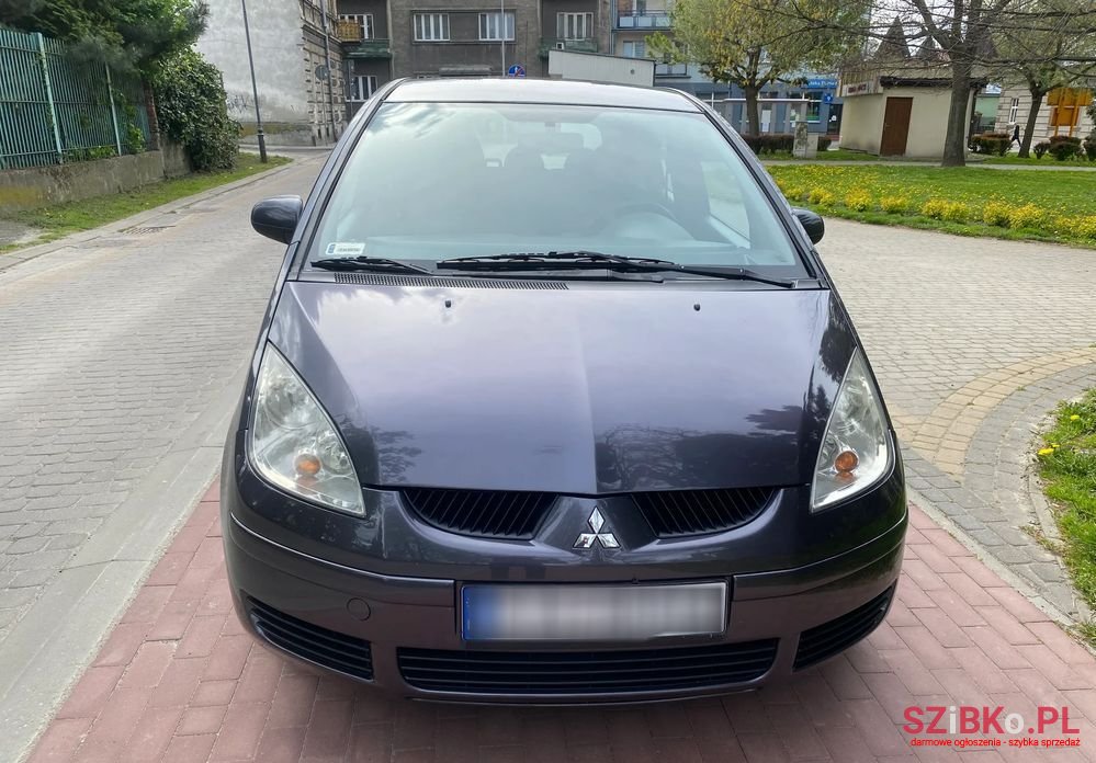 2006' Mitsubishi Colt photo #5
