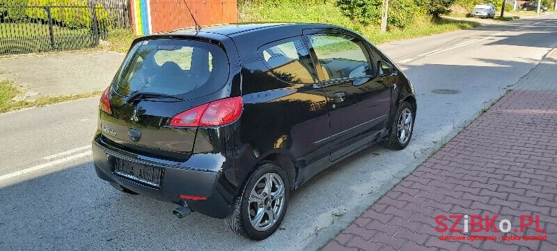 2005' Mitsubishi Colt photo #5