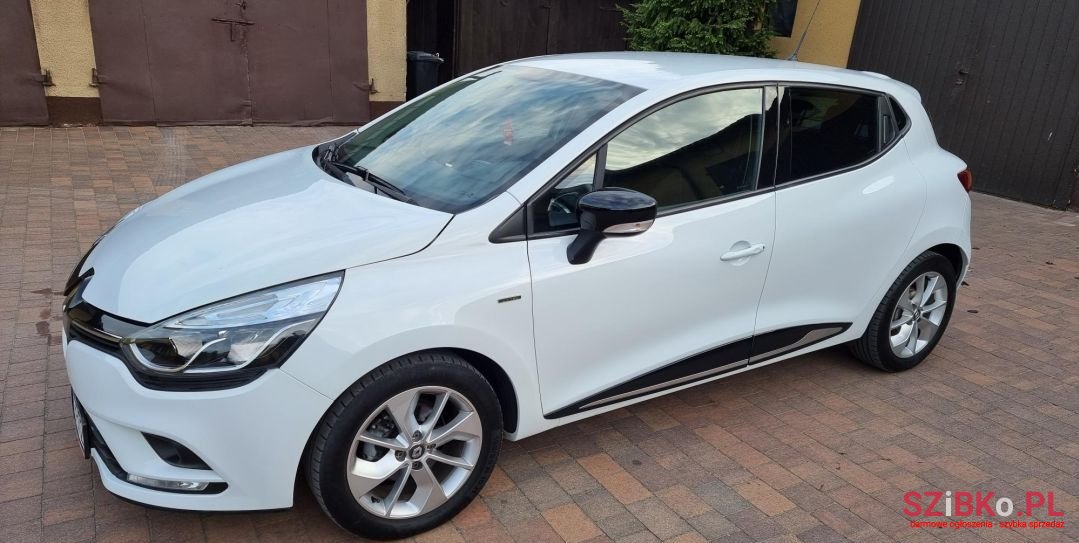 2016' Renault Clio photo #2