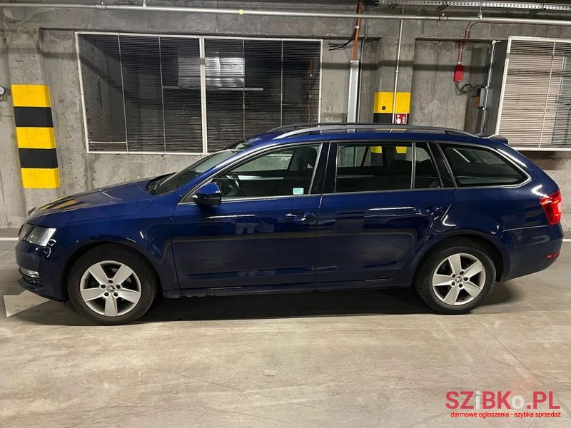 2017' Skoda Octavia 1.6 Tdi Ambition photo #2