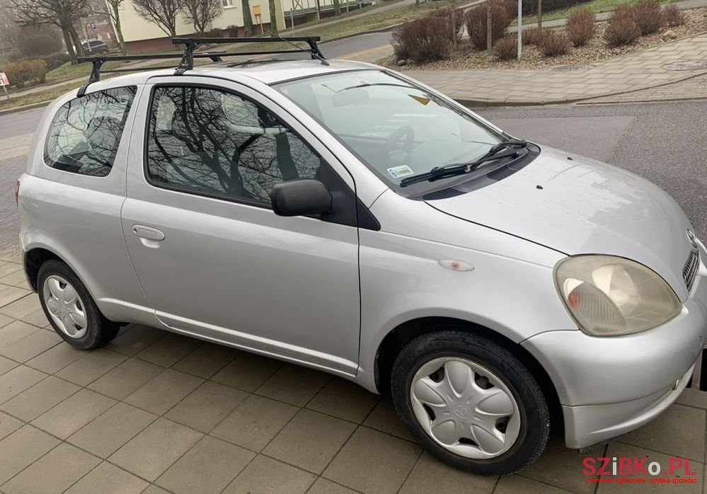 1999' Toyota Yaris 1.0 Luna photo #3
