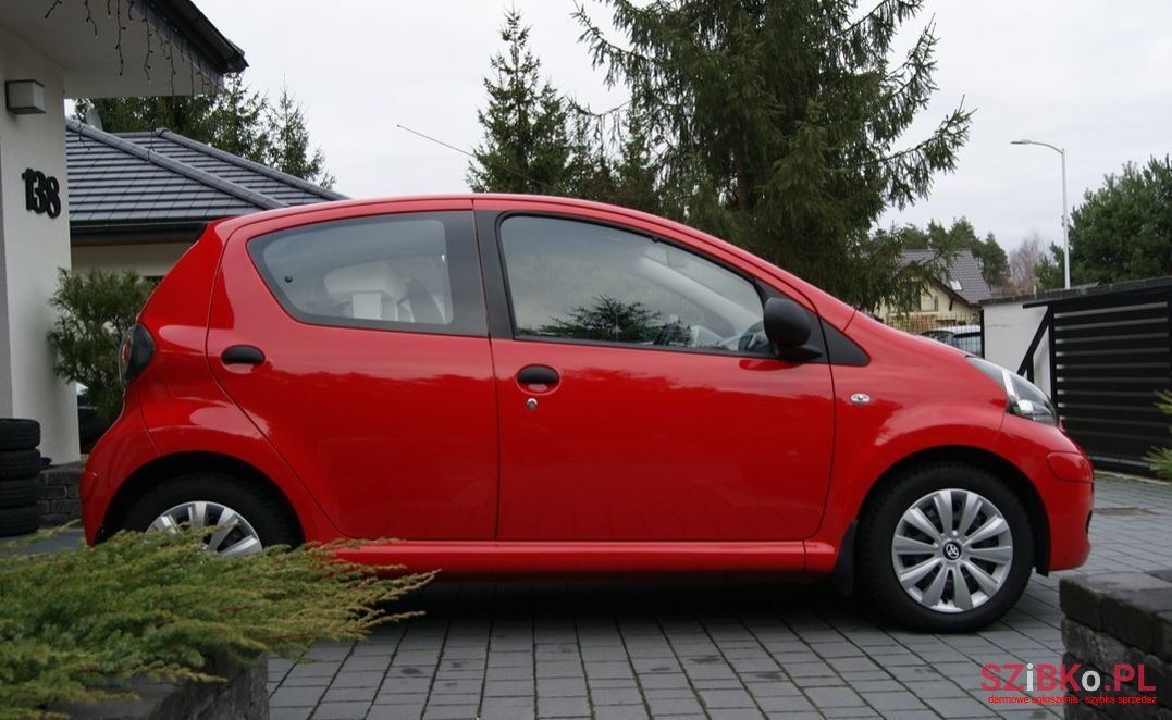 2009' Toyota Aygo photo #6