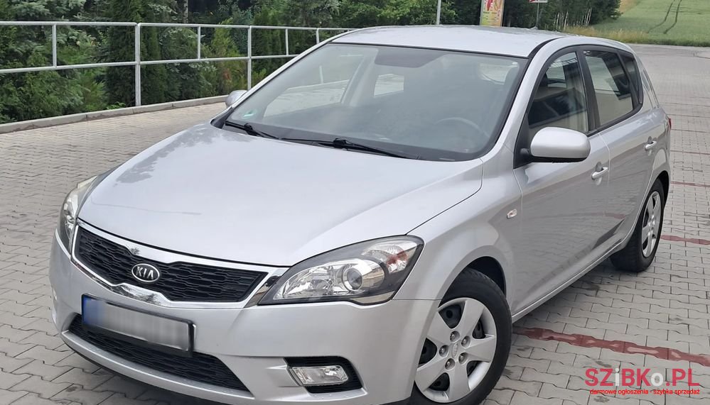 2010' Kia Ceed 1.4 Cvvt Attract photo #1