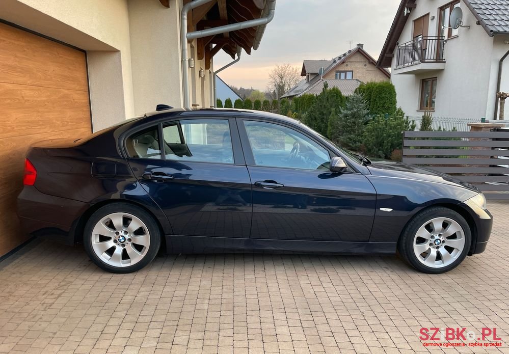 2005' BMW 3 Series 320I photo #5