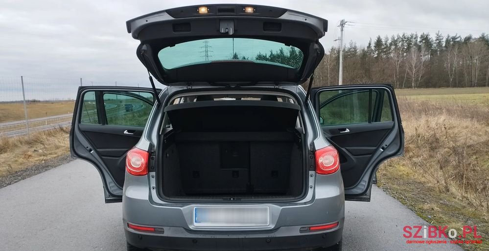 2010' Volkswagen Tiguan photo #4