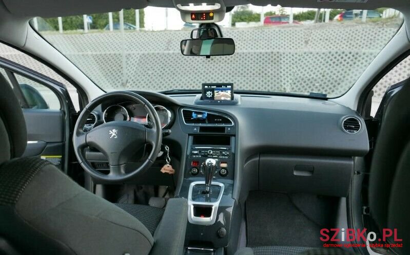 2014' Peugeot 5008 photo #3