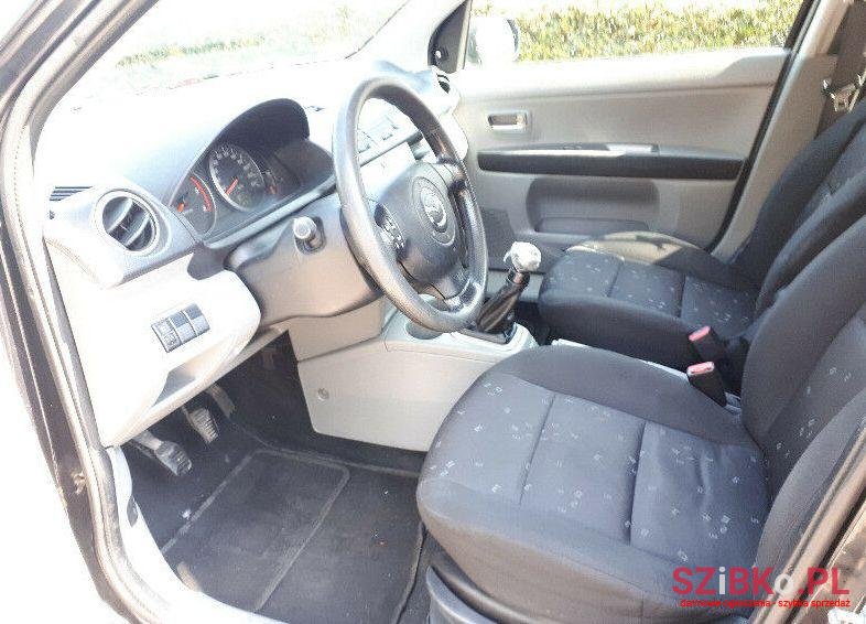 2004' Mazda 2 photo #4