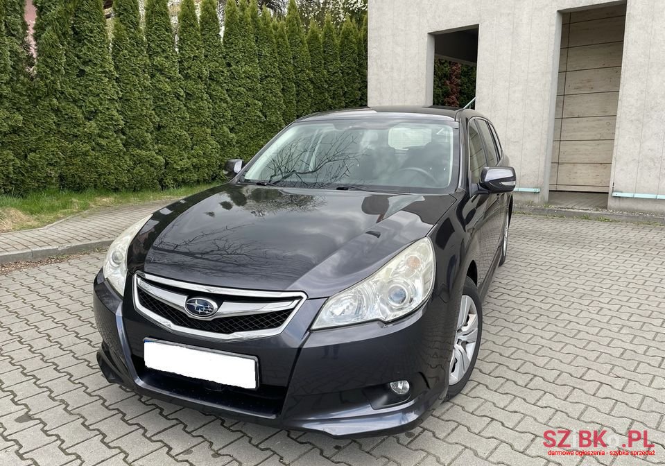 2011' Subaru Legacy photo #1