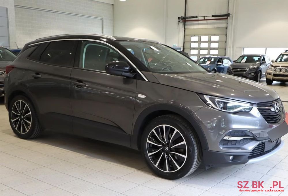 2020' Opel Grandland X photo #3