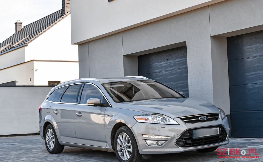 2012' Ford Mondeo photo #2