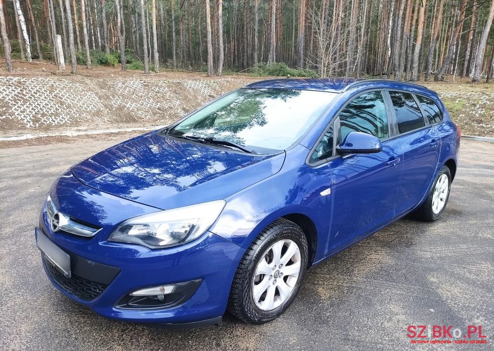 2013' Opel Astra Iv 1.4 T Enjoy photo #1