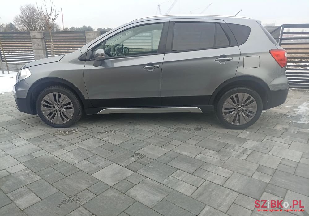 2015' Suzuki SX4 S-Cross photo #3