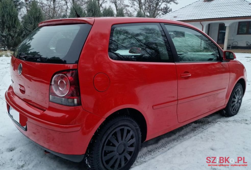 2005' Volkswagen Polo photo #3