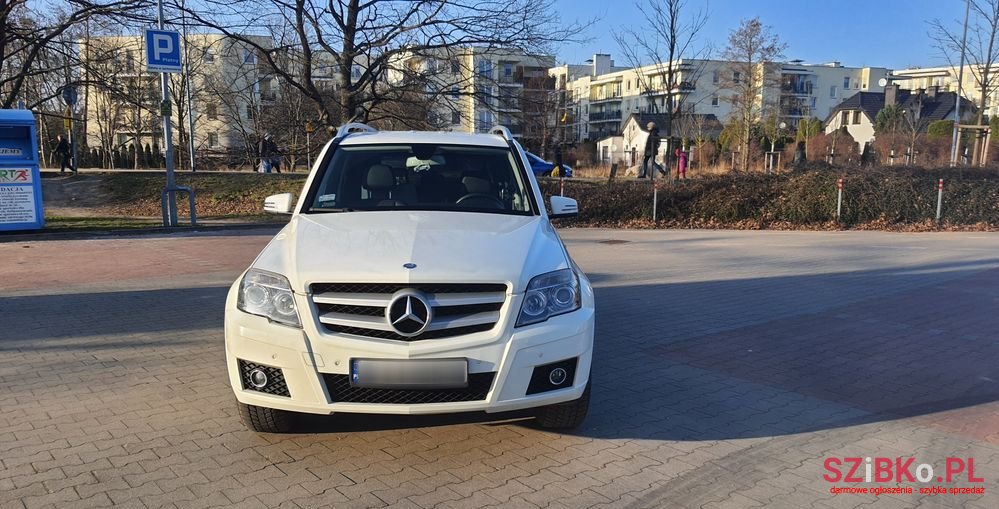 2010' Mercedes-Benz GLK photo #1