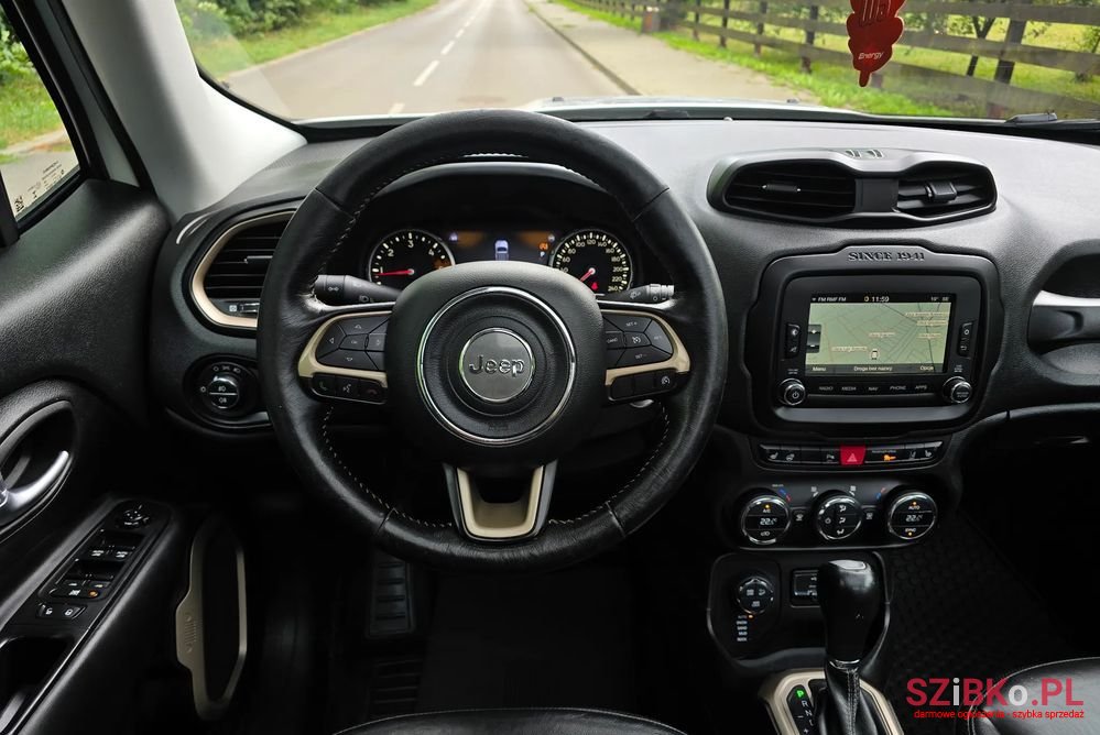 2018' Jeep Renegade photo #5