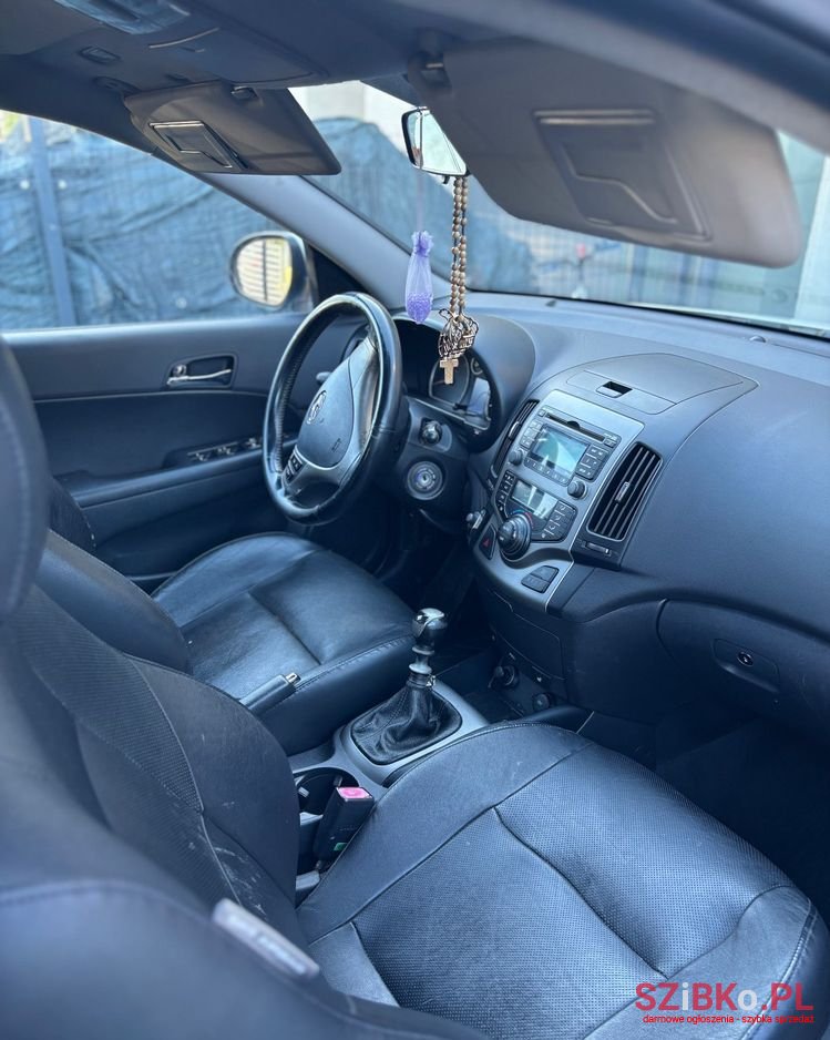 2008' Hyundai i30 1.6 Crdi Premium photo #4