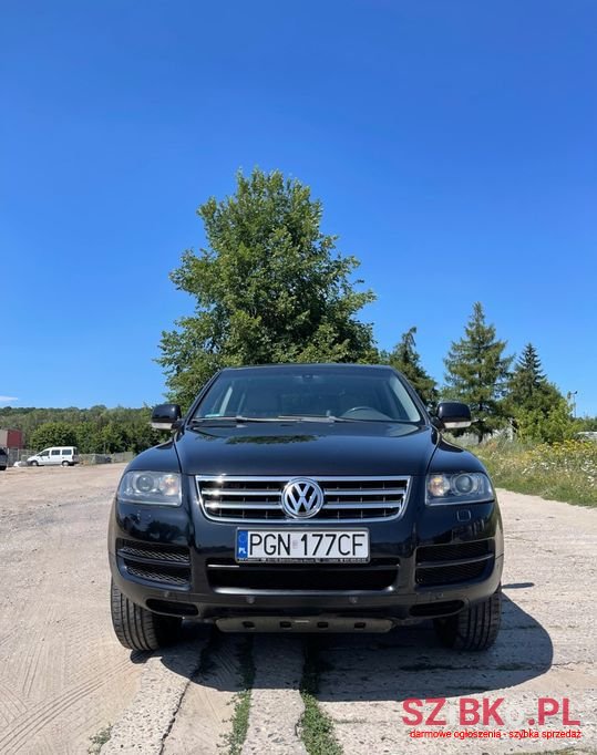 2005' Volkswagen Touareg photo #1