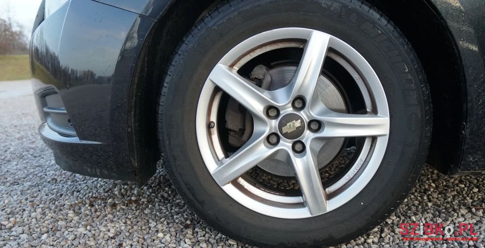 2010' Chevrolet Cruze photo #6