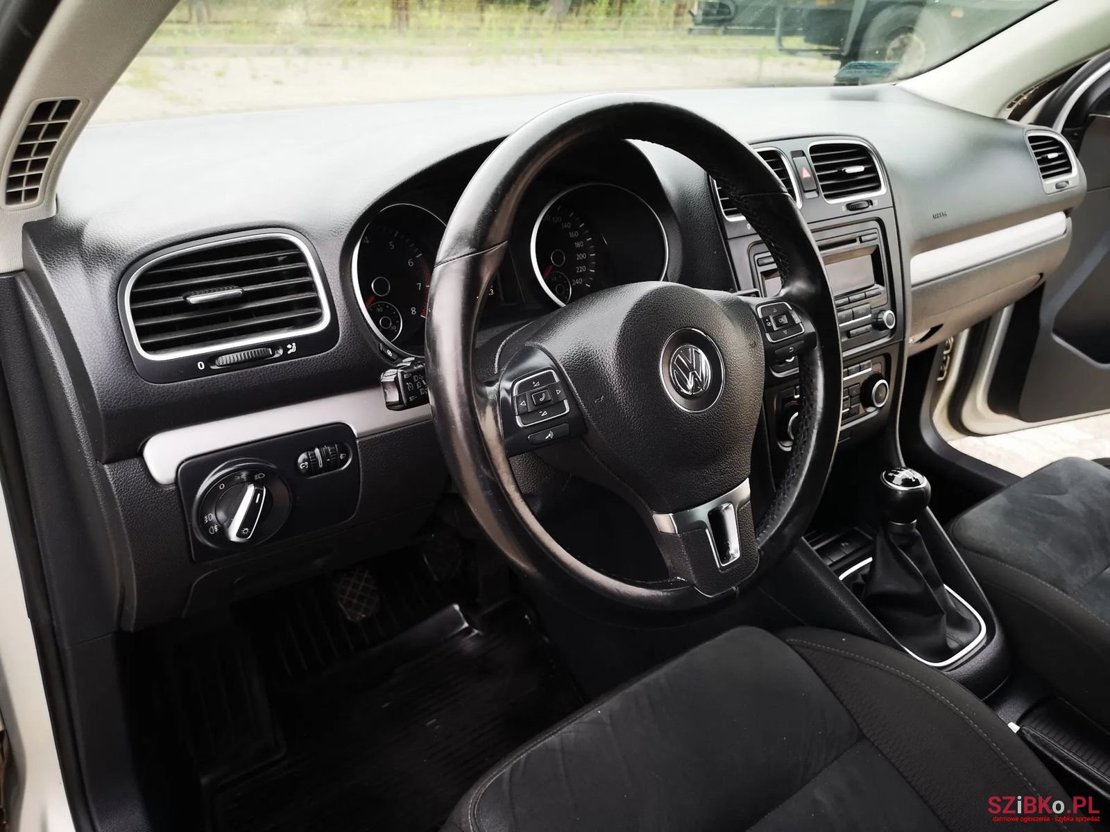 2012' Volkswagen Golf photo #6