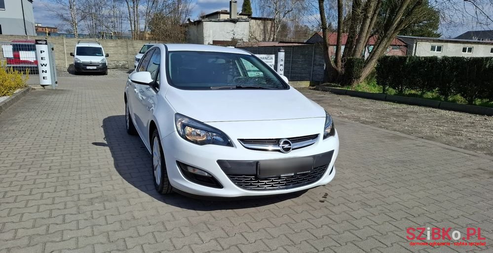 2015' Opel Astra photo #6