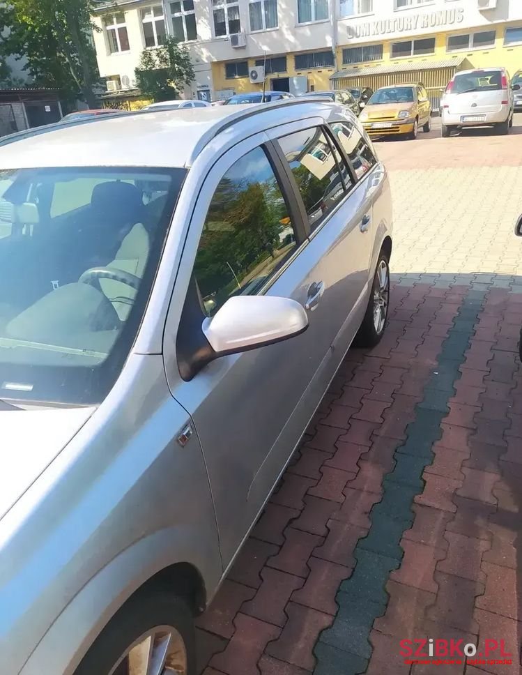 2005' Opel Astra photo #1