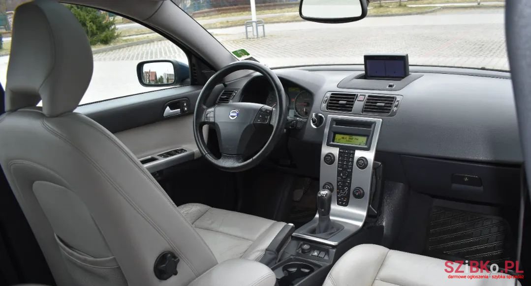 2005' Volvo S40 photo #6