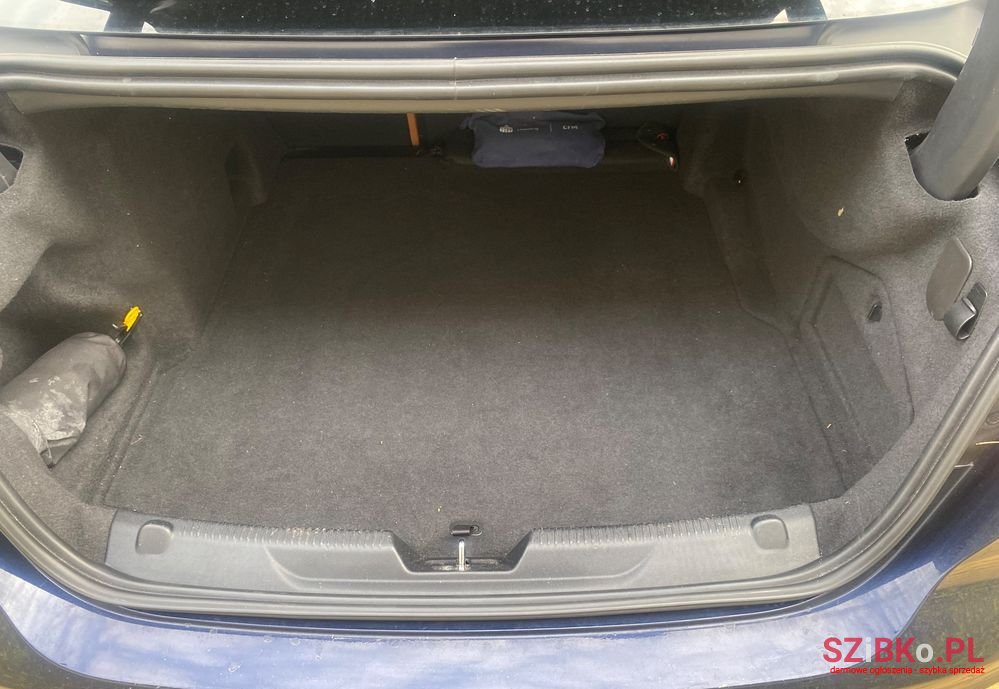 2019' Jaguar XE photo #5