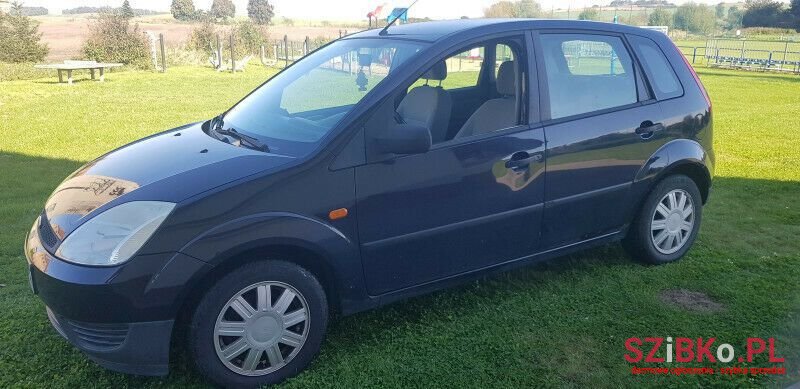 2002' Ford Fiesta photo #1