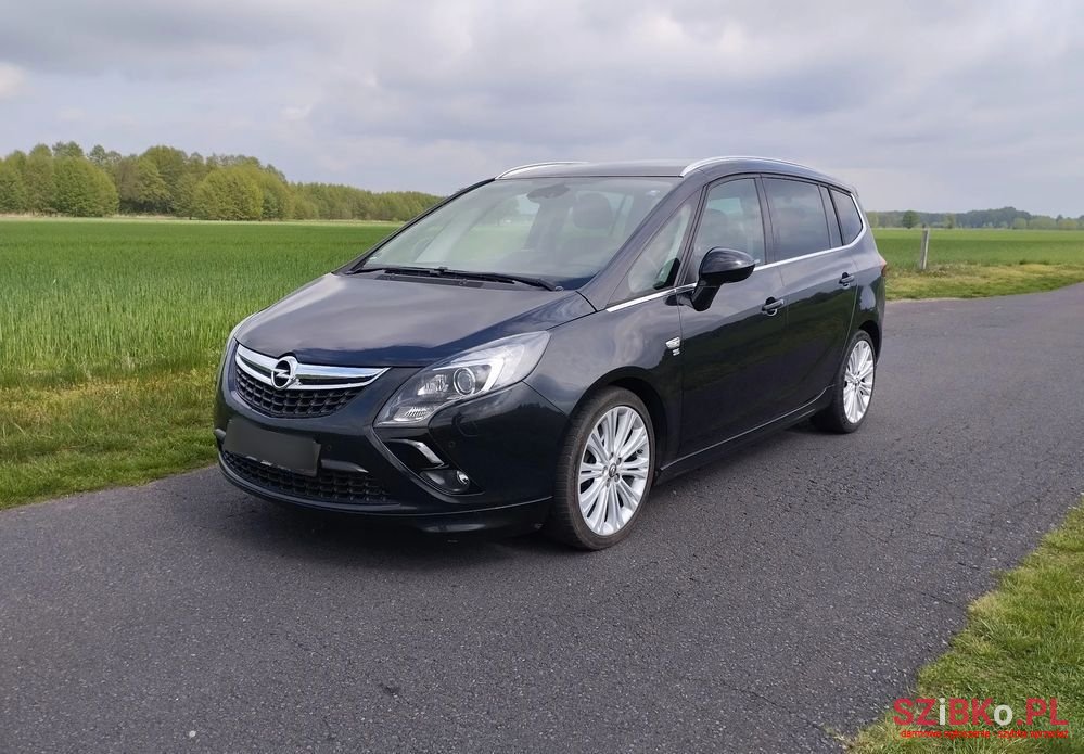 2015' Opel Zafira photo #2