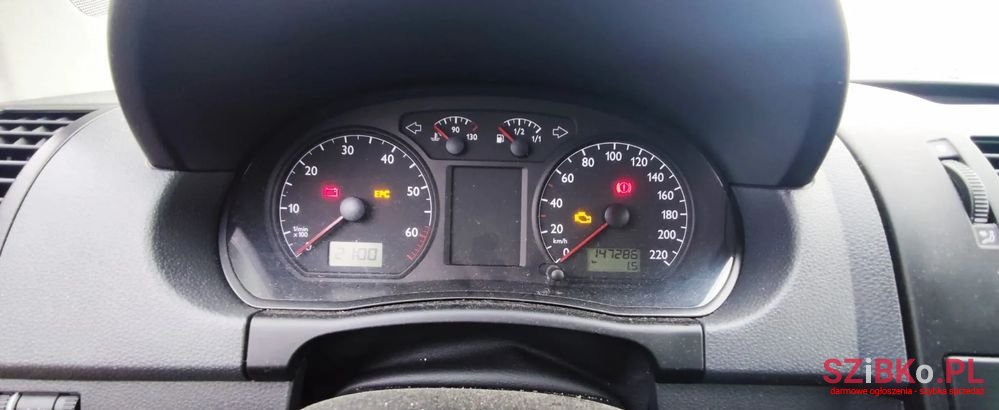 2004' Volkswagen Polo 1.2 Fun photo #4