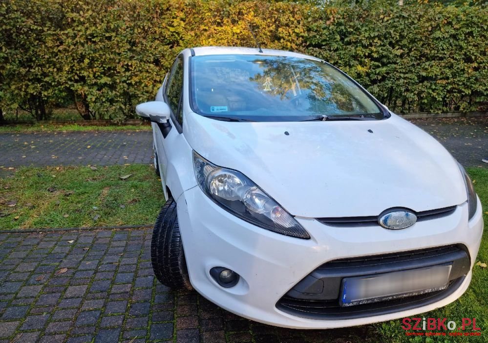 2010' Ford Fiesta photo #5