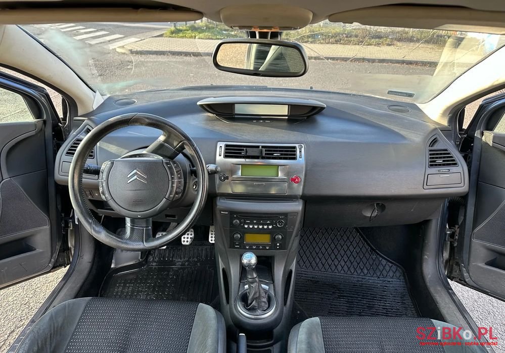 2010' Citroen C4 photo #2